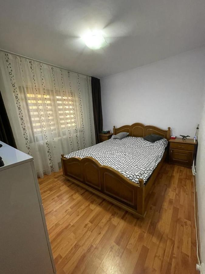 Apartament Gallamar Lägenhet Bîrlad Exteriör bild