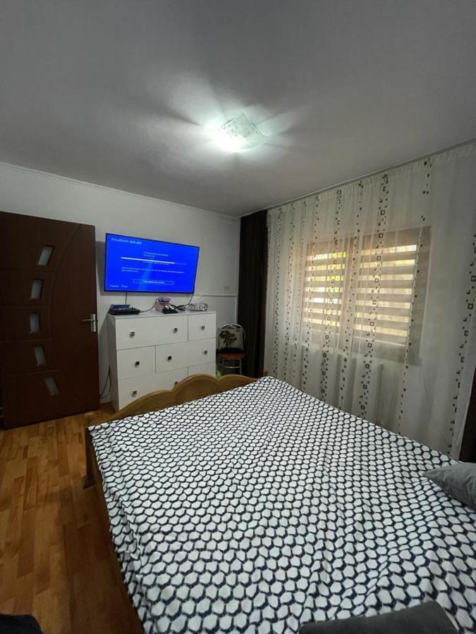 Apartament Gallamar Lägenhet Bîrlad Exteriör bild